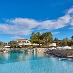 Resort Aphrodite Hills And 5*