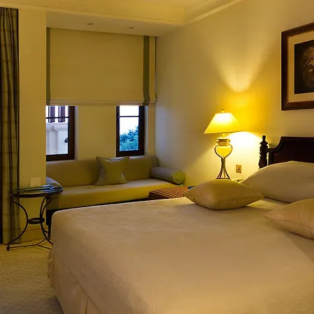 Aphrodite Hills And منتجع