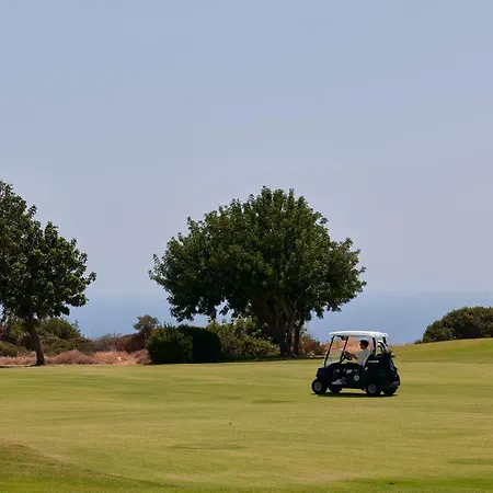 منتجع Aphrodite Hills And