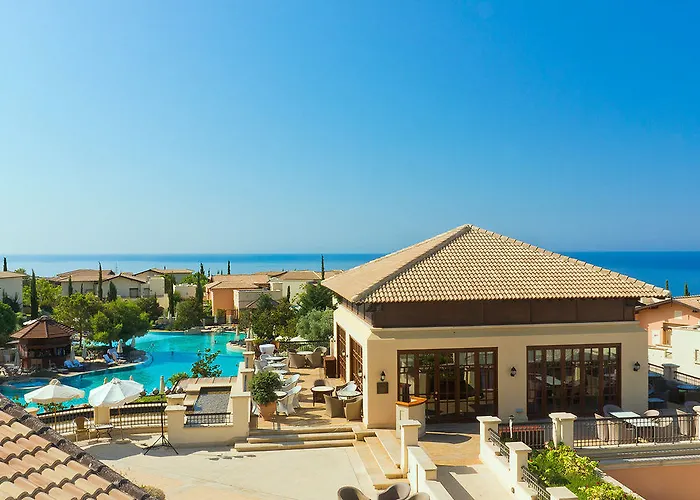 Aphrodite Hills And Θέρετρο 5*