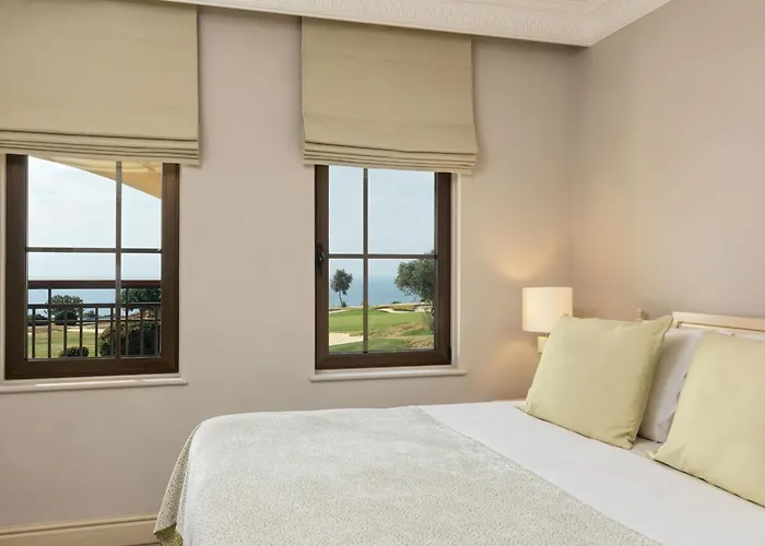 Aphrodite Hills And Semesteranläggning (resort) 5*